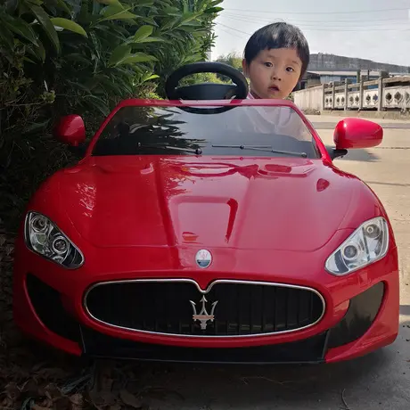 玛莎拉蒂儿童电动车四轮摇摆小孩童车双驱遥控可坐人宝宝玩具汽车图片